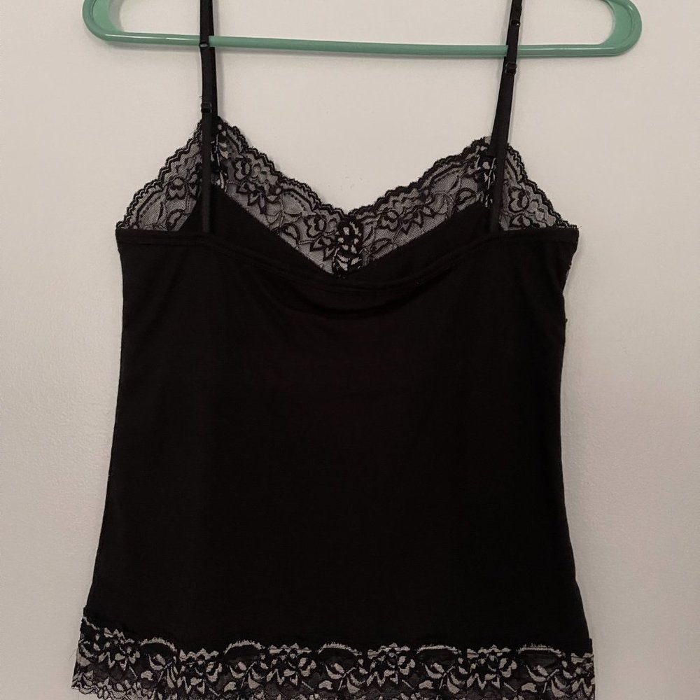 NewYork Company Intimates Women's Small Size Lace-Trim V-Neck Tank Top